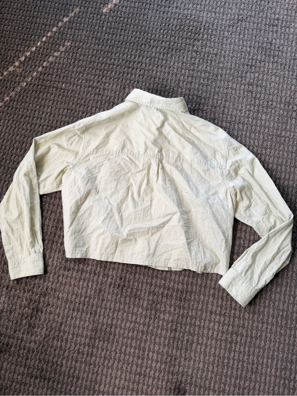 Everlane Way Short Shirt in Sage Green Silky Cotton - Picture 5 of 7